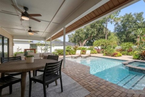 House in Valrico, Florida 4 bedrooms, 273.97 sq.m. № 2428912 - photo 19