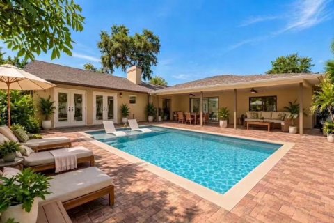 House in Valrico, Florida 4 bedrooms, 273.97 sq.m. № 2428912 - photo 18