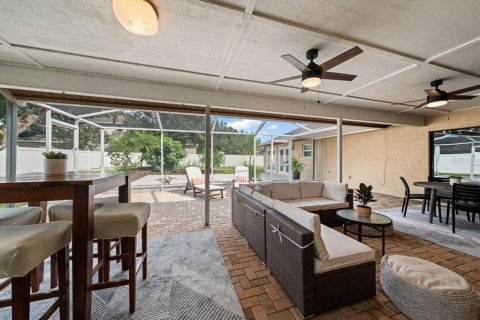 House in Valrico, Florida 4 bedrooms, 273.97 sq.m. № 2428912 - photo 17
