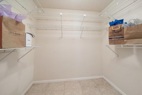 House in Valrico, Florida 4 bedrooms, 273.97 sq.m. № 2428912 - photo 14