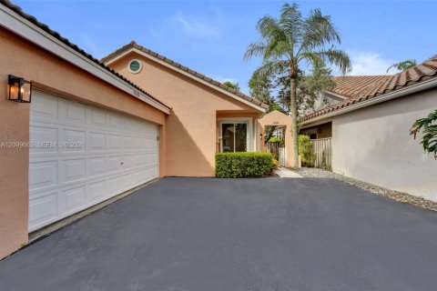 House in Plantation, Florida 3 bedrooms, 144.74 sq.m. № 2401281 - photo 5