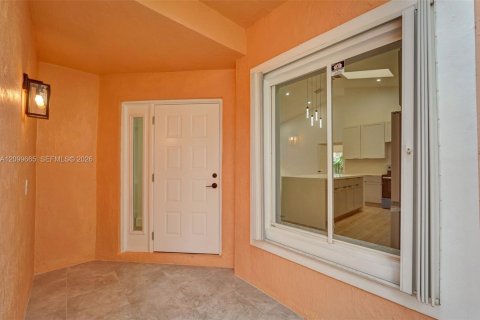 House in Plantation, Florida 3 bedrooms, 144.74 sq.m. № 2401281 - photo 9