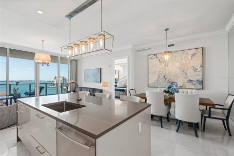 Condo in Sarasota, Florida, 2 bedrooms  № 1638174 - photo 12