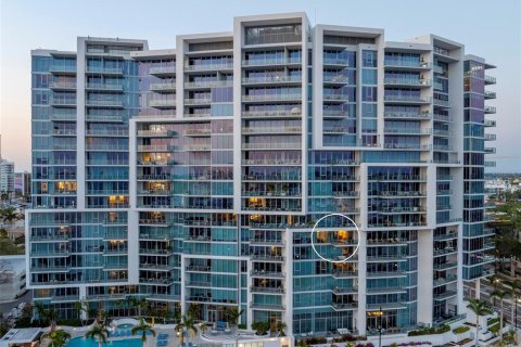 Condo in Sarasota, Florida, 2 bedrooms  № 1638174 - photo 1