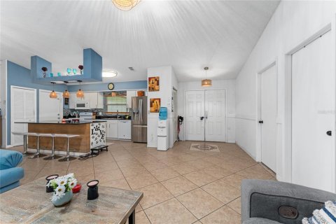 Villa ou maison à vendre à Kissimmee, Floride: 3 chambres, 176.14 m2 № 1817765 - photo 9