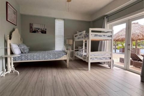 House in Key Largo, Florida 4 bedrooms, 139.35 sq.m. № 2064059 - photo 12