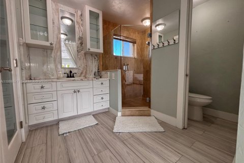 House in Key Largo, Florida 4 bedrooms, 139.35 sq.m. № 2064059 - photo 9