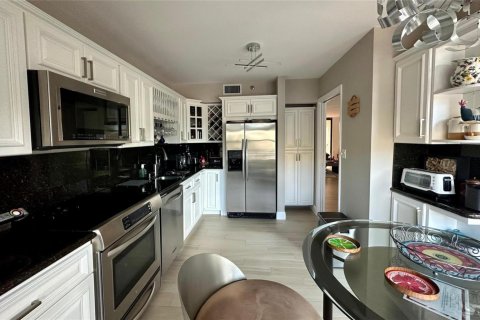 Condo in Boca Raton, Florida, 3 bedrooms № 2188137 - photo 18
