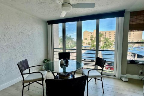 Condo in Boca Raton, Florida, 3 bedrooms № 2188137 - photo 19