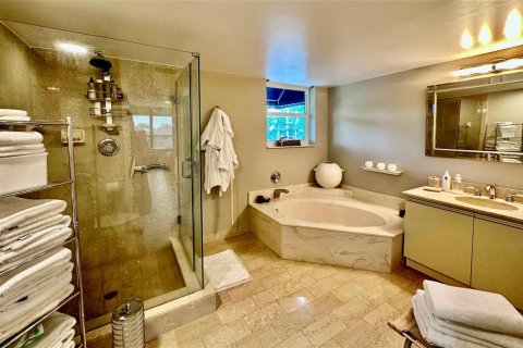 Condo in Boca Raton, Florida, 3 bedrooms № 2188137 - photo 11