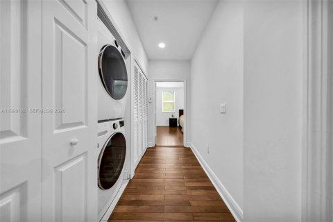 Touwnhouse à vendre à Miami, Floride: 3 chambres, 227.15 m2 № 2057891 - photo 22