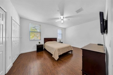 Touwnhouse à vendre à Miami, Floride: 3 chambres, 227.15 m2 № 2057891 - photo 23