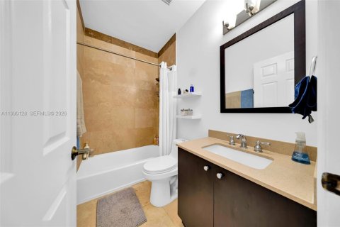 Touwnhouse à vendre à Miami, Floride: 3 chambres, 227.15 m2 № 2057891 - photo 28