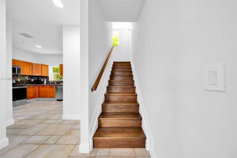 Touwnhouse à vendre à Miami, Floride: 3 chambres, 227.15 m2 № 2057891 - photo 21