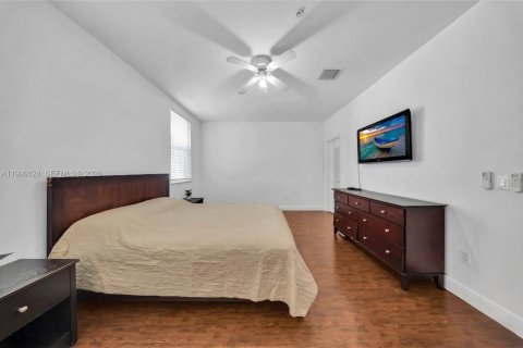 Touwnhouse à vendre à Miami, Floride: 3 chambres, 227.15 m2 № 2057891 - photo 24