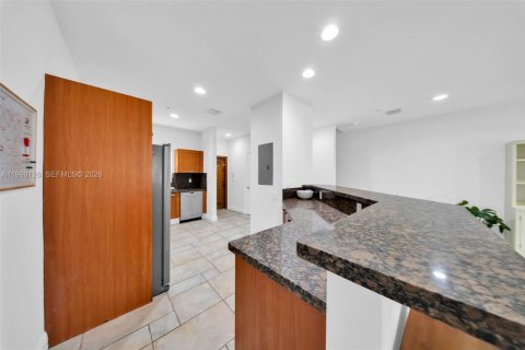 Touwnhouse à vendre à Miami, Floride: 3 chambres, 227.15 m2 № 2057891 - photo 15