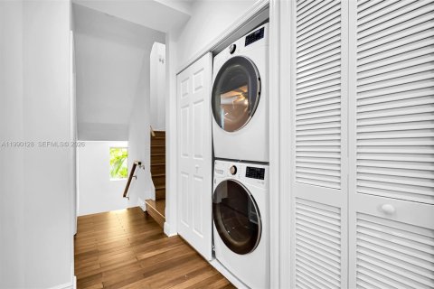 Touwnhouse à vendre à Miami, Floride: 3 chambres, 227.15 m2 № 2057891 - photo 30