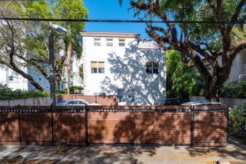 Touwnhouse à vendre à Miami, Floride: 3 chambres, 227.15 m2 № 2057891 - photo 7