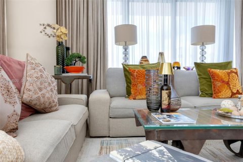 Condo in Miami Beach, Florida, 2 bedrooms  № 2025682 - photo 19