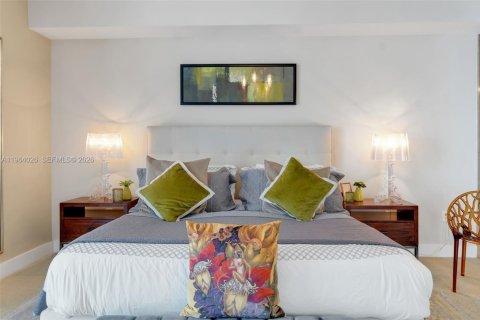 Condo in Miami Beach, Florida, 2 bedrooms  № 2025682 - photo 13