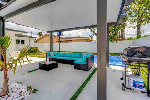 Villa ou maison à louer à Miami, Floride: 5 chambres, 155.98 m2 № 1977452 - photo 4