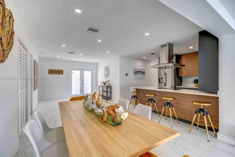 Villa ou maison à louer à Miami, Floride: 5 chambres, 155.98 m2 № 1977452 - photo 9