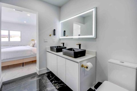 Villa ou maison à louer à Miami, Floride: 5 chambres, 155.98 m2 № 1977452 - photo 22