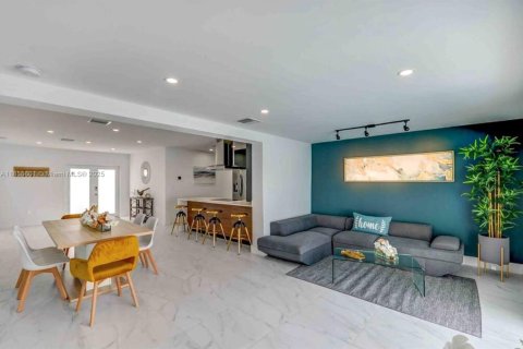 Villa ou maison à louer à Miami, Floride: 5 chambres, 155.98 m2 № 1977452 - photo 7