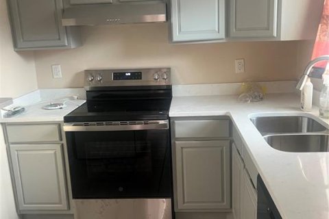 Touwnhouse à louer à Clearwater, Floride: 2 chambres, 328.5 m2 № 2405579 - photo 2