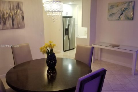 Copropriété à louer à Hallandale Beach, Floride: 2 chambres, 118.91 m2 № 1997411 - photo 7