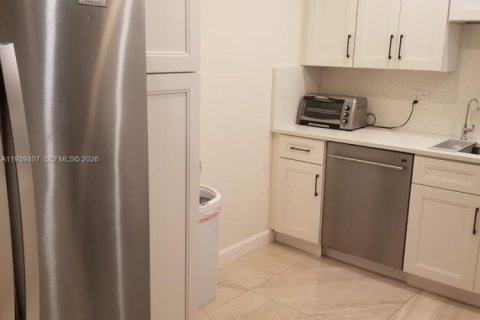 Copropriété à louer à Hallandale Beach, Floride: 2 chambres, 118.91 m2 № 1997411 - photo 10