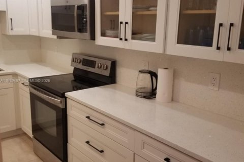 Copropriété à louer à Hallandale Beach, Floride: 2 chambres, 118.91 m2 № 1997411 - photo 8