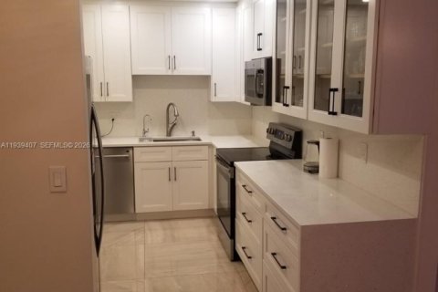 Copropriété à louer à Hallandale Beach, Floride: 2 chambres, 118.91 m2 № 1997411 - photo 9