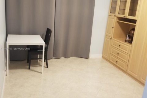 Copropriété à louer à Hallandale Beach, Floride: 2 chambres, 118.91 m2 № 1997411 - photo 18