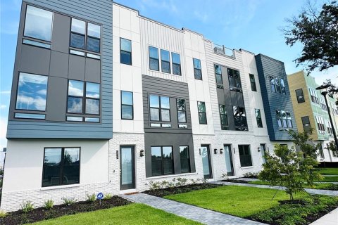 Touwnhouse à Orlando, Floride 4 chambres, 165.46 m2 № 2435052