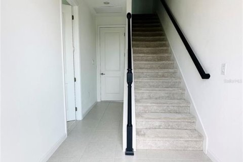 Touwnhouse à louer à Orlando, Floride: 4 chambres, 165.46 m2 № 2435052 - photo 13