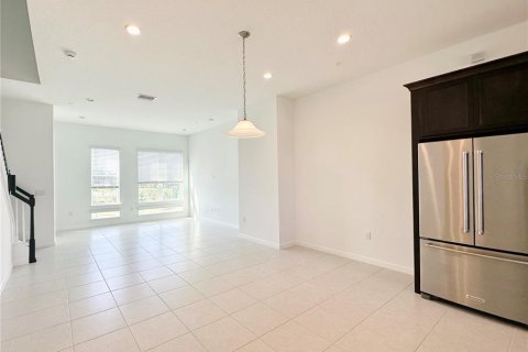 Touwnhouse à louer à Orlando, Floride: 4 chambres, 165.46 m2 № 2435052 - photo 3