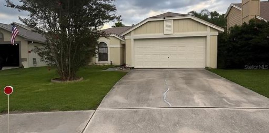 House in Oviedo, Florida 3 bedrooms, 141.03 sq.m. № 1880944