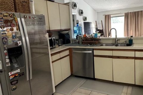 House in Oviedo, Florida 3 bedrooms, 141.03 sq.m. № 1880944 - photo 4