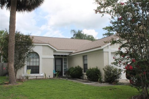 House in Oviedo, Florida 3 bedrooms, 141.03 sq.m. № 1880944 - photo 2