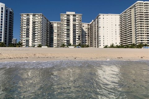 Copropriété à louer à Miami Beach, Floride: 2 chambres, 93.83 m2 № 2146449 - photo 2