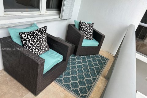 Copropriété à louer à Miami Beach, Floride: 2 chambres, 93.83 m2 № 2146449 - photo 15