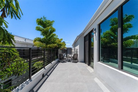 Townhouse in Fort Lauderdale, Florida 4 bedrooms, 269.51 sq.m. № 2074627 - photo 18