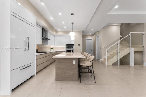 Townhouse in Fort Lauderdale, Florida 4 bedrooms, 269.51 sq.m. № 2074627 - photo 7