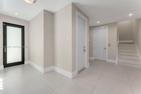 Townhouse in Fort Lauderdale, Florida 4 bedrooms, 269.51 sq.m. № 2074627 - photo 23