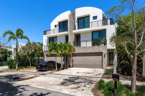 Townhouse in Fort Lauderdale, Florida 4 bedrooms, 269.51 sq.m. № 2074627