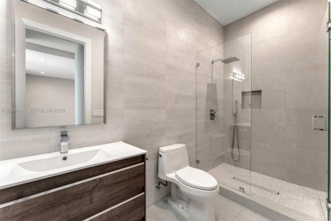 Townhouse in Fort Lauderdale, Florida 4 bedrooms, 269.51 sq.m. № 2074627 - photo 20