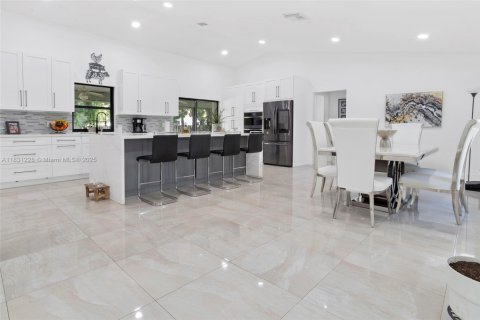 Купить виллу или дом в Тамарак, Флорида 3 спальни, 184.69м2, № 1991942 - фото 6