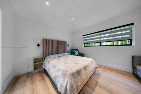Casa en venta en Miami, Florida, 4 dormitorios, 320.88 m2 № 1701846 - foto 29