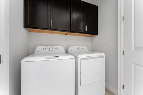 Townhouse in Orlando, Florida 3 bedrooms, 179.02 sq.m. № 2214115 - photo 12